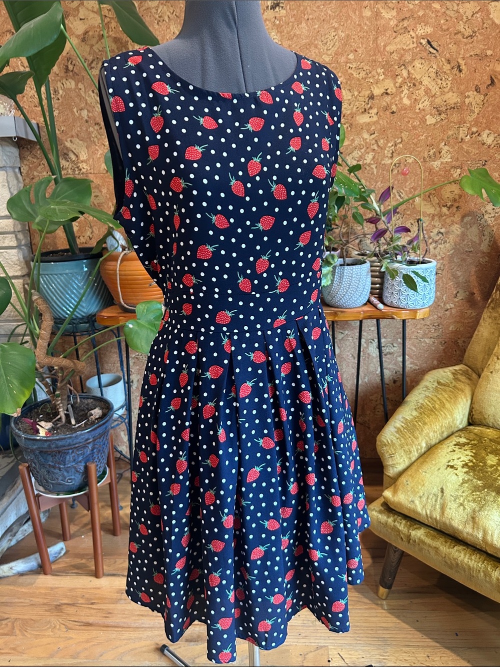 Adorable Classic Navy Midi Dress with Red Strawberry Print ✨So Cute✨w/Pockets!!